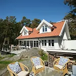 Beachfront Gem With Outdoor Kitchen In Hvaler * 斯科耶霍伦