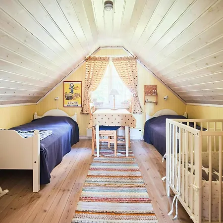 Beachfront Gem With Outdoor Kitchen In Hvaler Casa vacanze