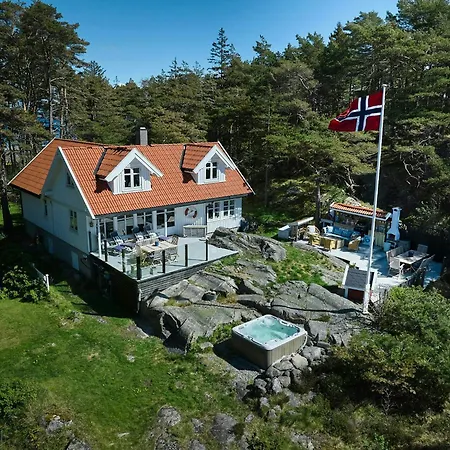 Casa vacanze Beachfront Gem With Outdoor Kitchen In Hvaler Skjærhollen