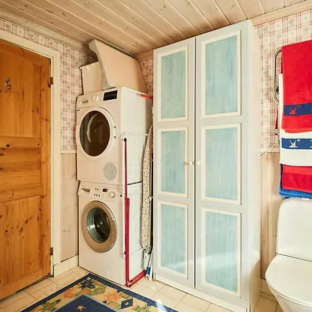 Beachfront Gem With Outdoor Kitchen In Hvaler Skjærhollen