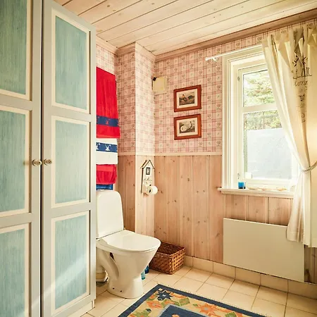 Beachfront Gem With Outdoor Kitchen In Hvaler Casa vacanze