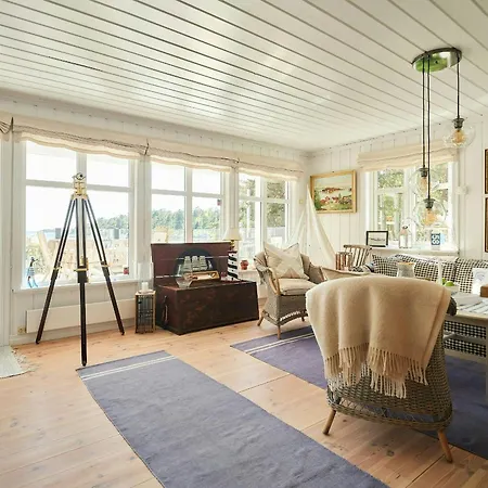 Beachfront Gem With Outdoor Kitchen In Hvaler Casa vacanze