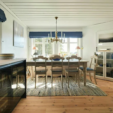Prázdninový dům Beachfront Gem With Outdoor Kitchen In Hvaler *