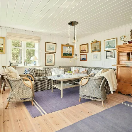 Beachfront Gem With Outdoor Kitchen In Hvaler Prázdninový dům