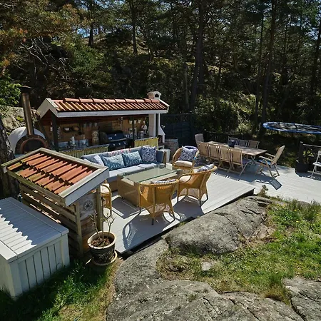 Prázdninový dům Beachfront Gem With Outdoor Kitchen In Hvaler Skjærhollen