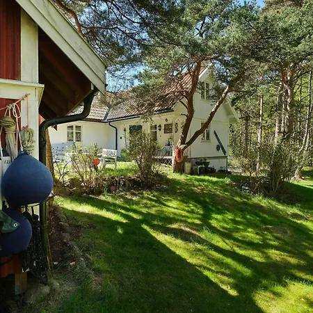 Prázdninový dům Beachfront Gem With Outdoor Kitchen In Hvaler