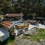 Holiday home Beachfront Gem With Outdoor Kitchen In Hvaler Skjarhollen