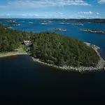 Beachfront Gem With Outdoor Kitchen In Hvaler